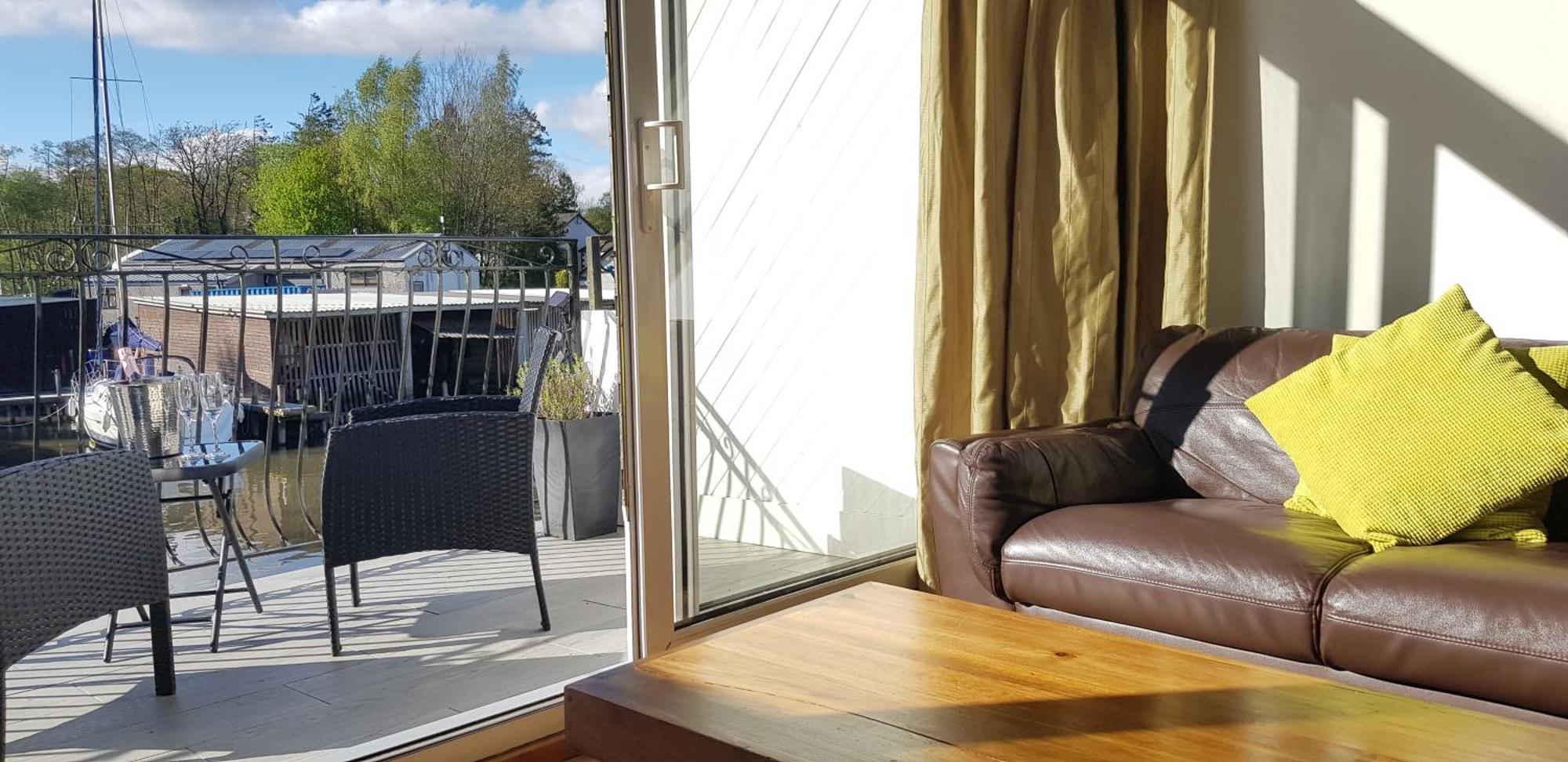 Marina Boathouse, Lake Windermere Lets Боунес-он-Уиндермер Экстерьер фото