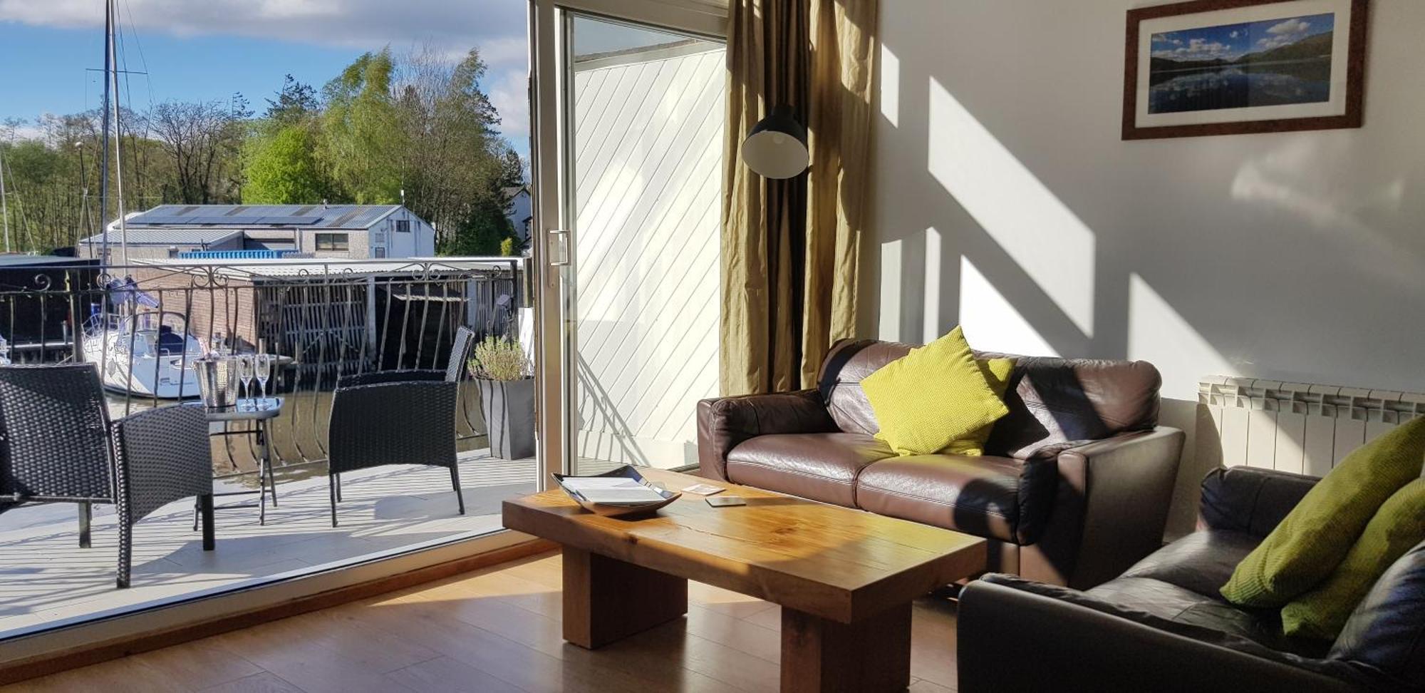 Marina Boathouse, Lake Windermere Lets Боунес-он-Уиндермер Экстерьер фото