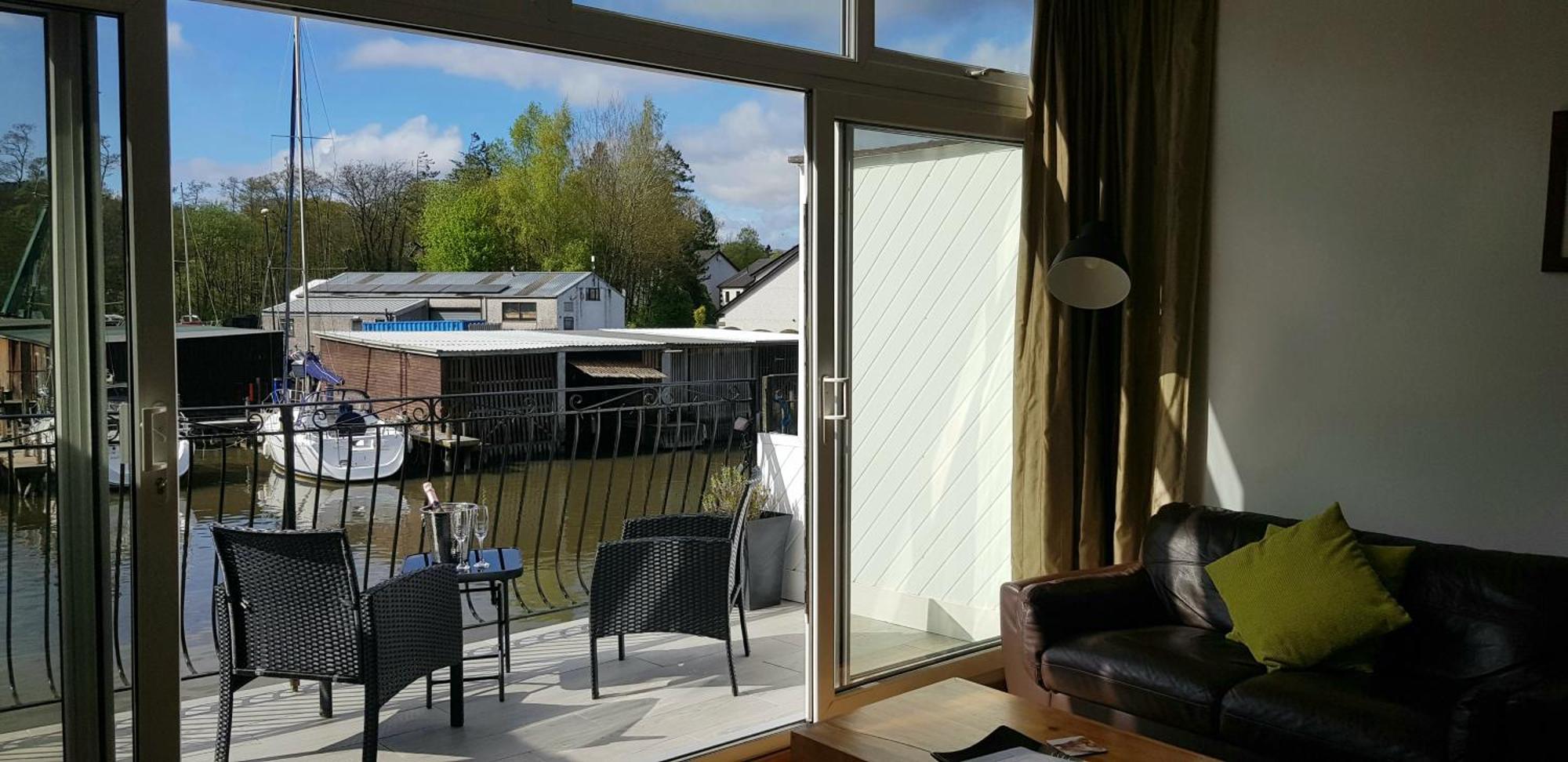 Marina Boathouse, Lake Windermere Lets Боунес-он-Уиндермер Экстерьер фото
