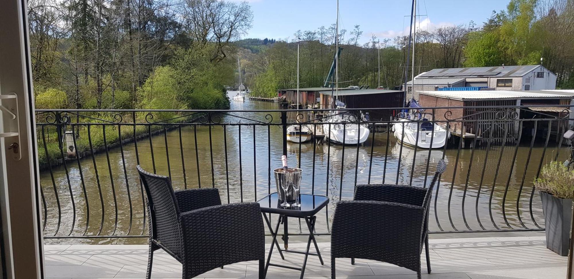 Marina Boathouse, Lake Windermere Lets Боунес-он-Уиндермер Экстерьер фото